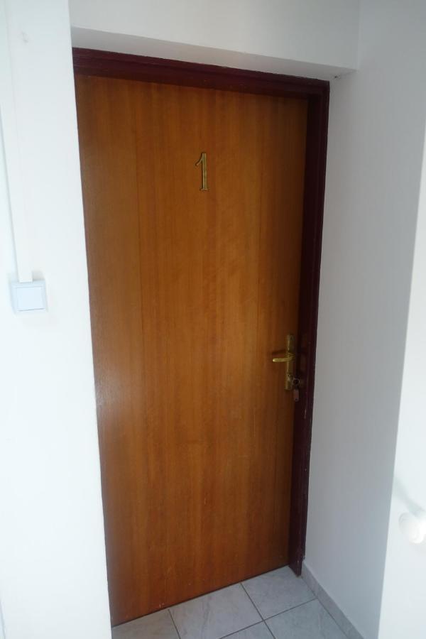Apartments Galeb Rtina Εξωτερικό φωτογραφία