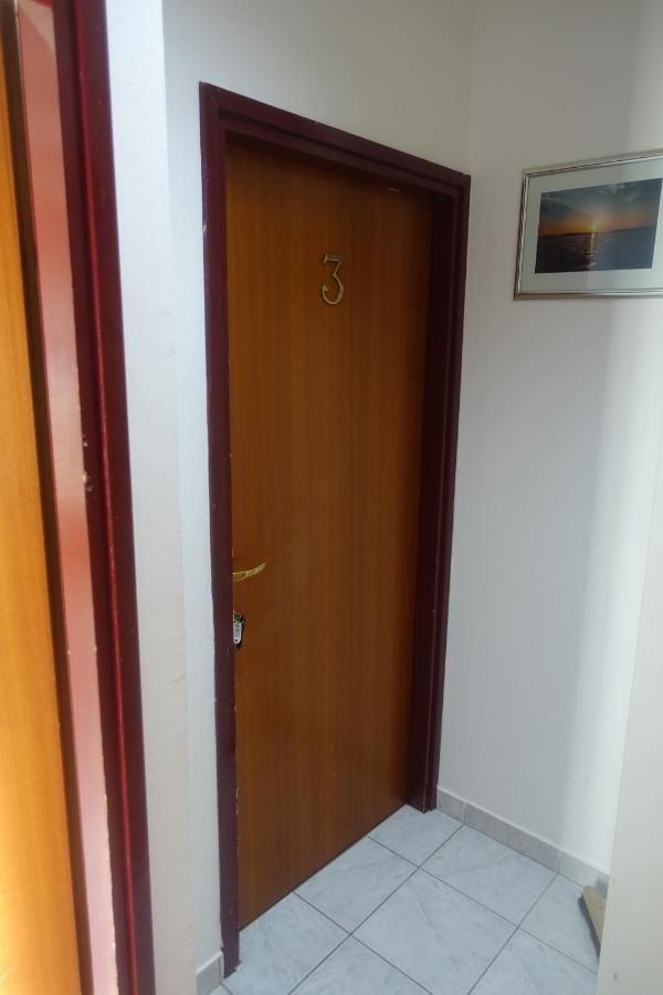 Apartments Galeb Rtina Εξωτερικό φωτογραφία