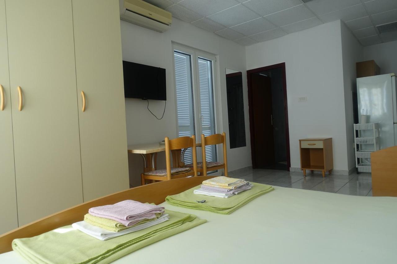Apartments Galeb Rtina Εξωτερικό φωτογραφία