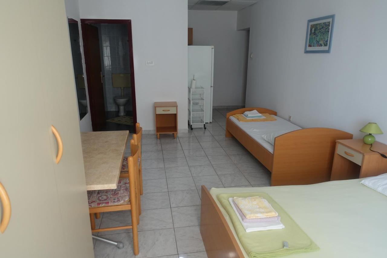 Apartments Galeb Rtina Εξωτερικό φωτογραφία