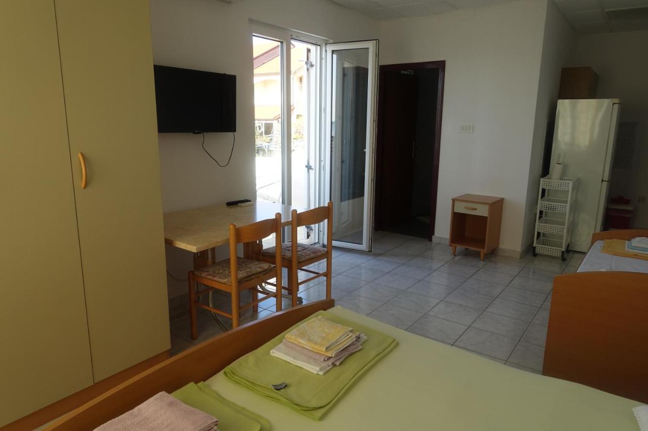 Apartments Galeb Rtina Εξωτερικό φωτογραφία