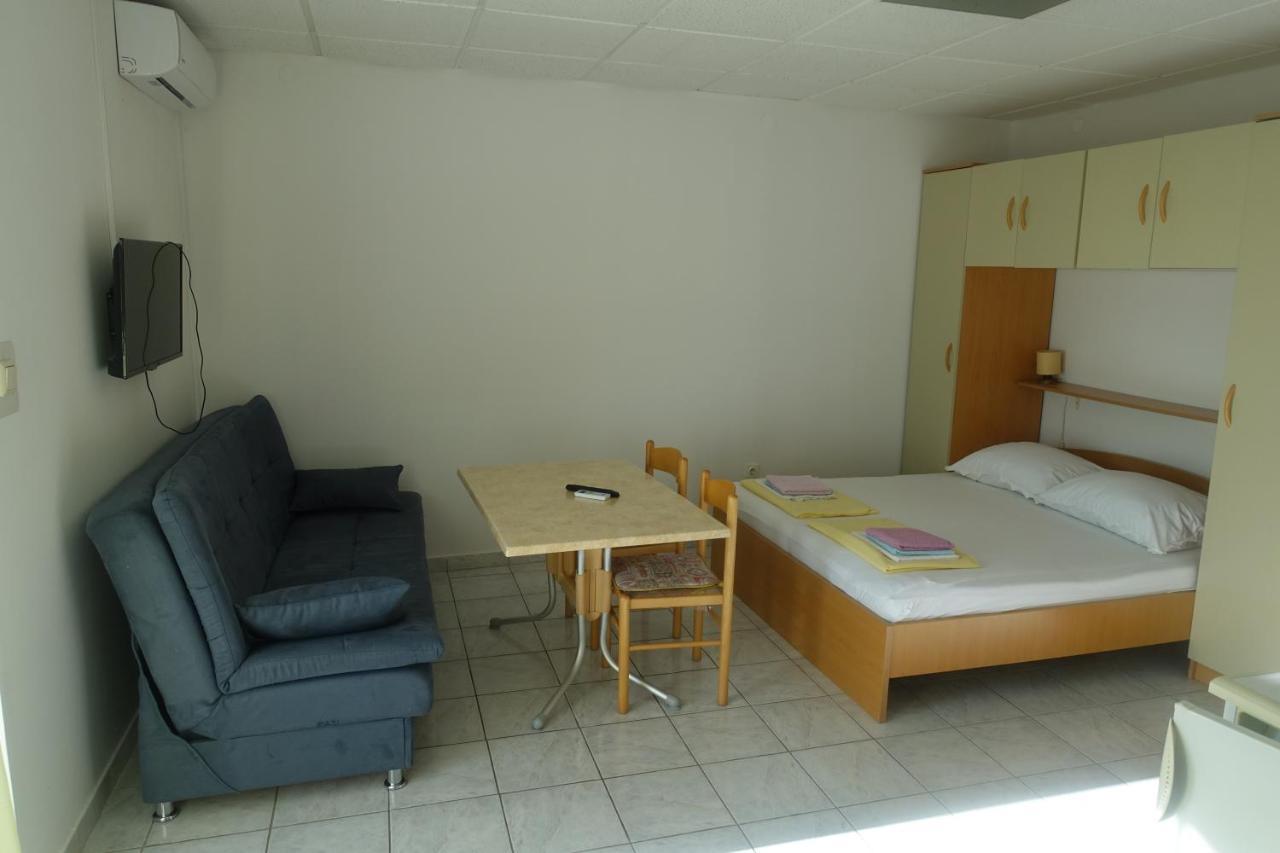 Apartments Galeb Rtina Εξωτερικό φωτογραφία