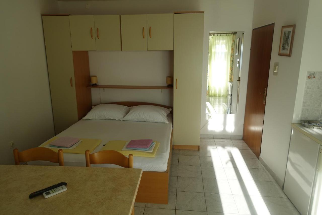 Apartments Galeb Rtina Εξωτερικό φωτογραφία