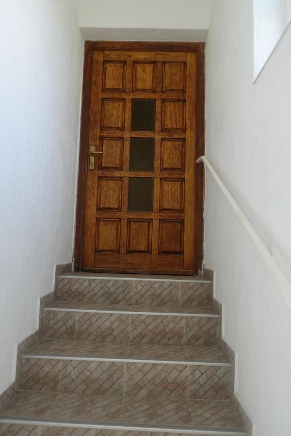 Apartments Galeb Rtina Εξωτερικό φωτογραφία
